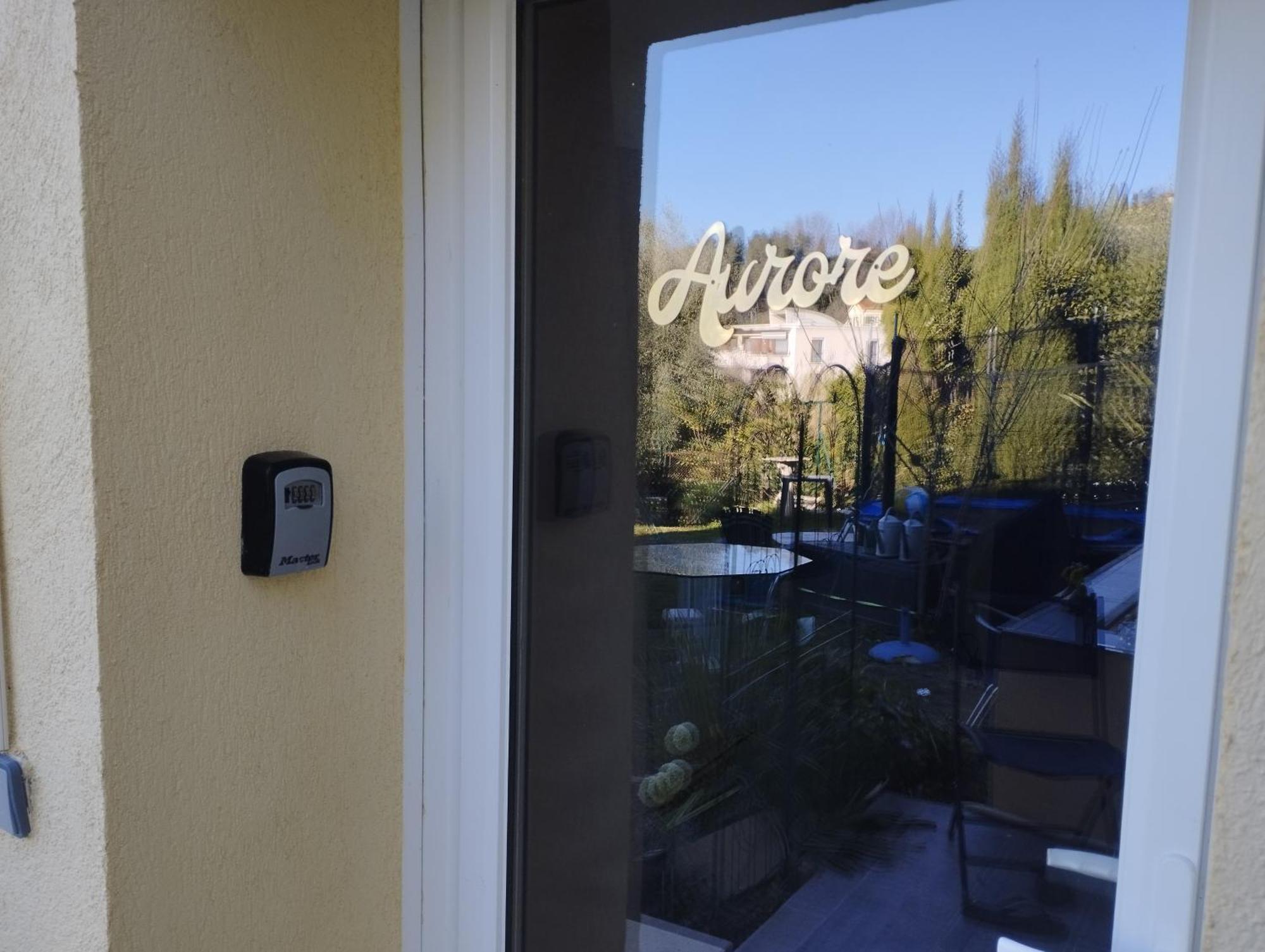 Appartement Aurore En Rez De Jardin Avec Parking Gratuit Vence Exterior photo